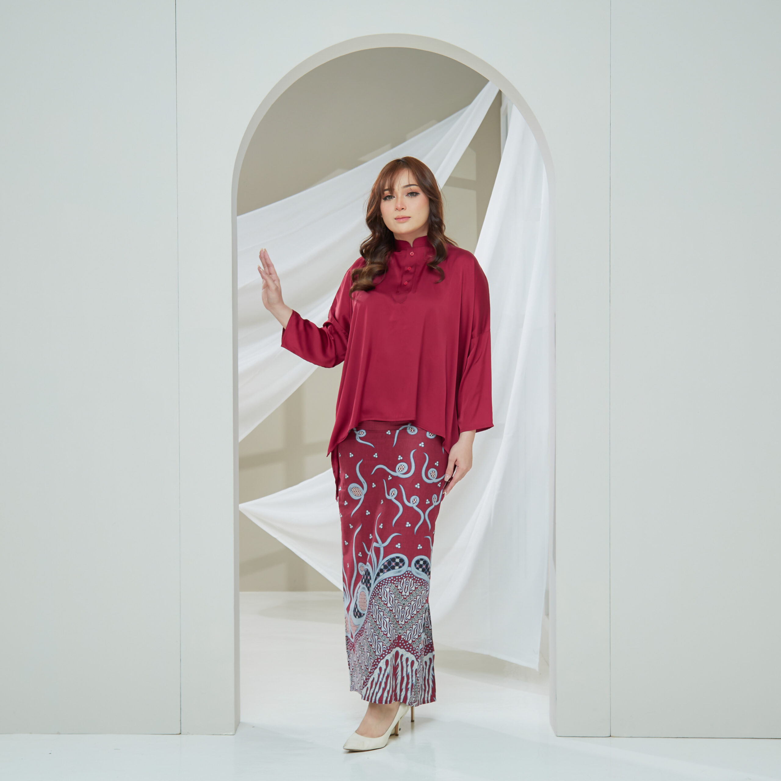 Indri Maroon