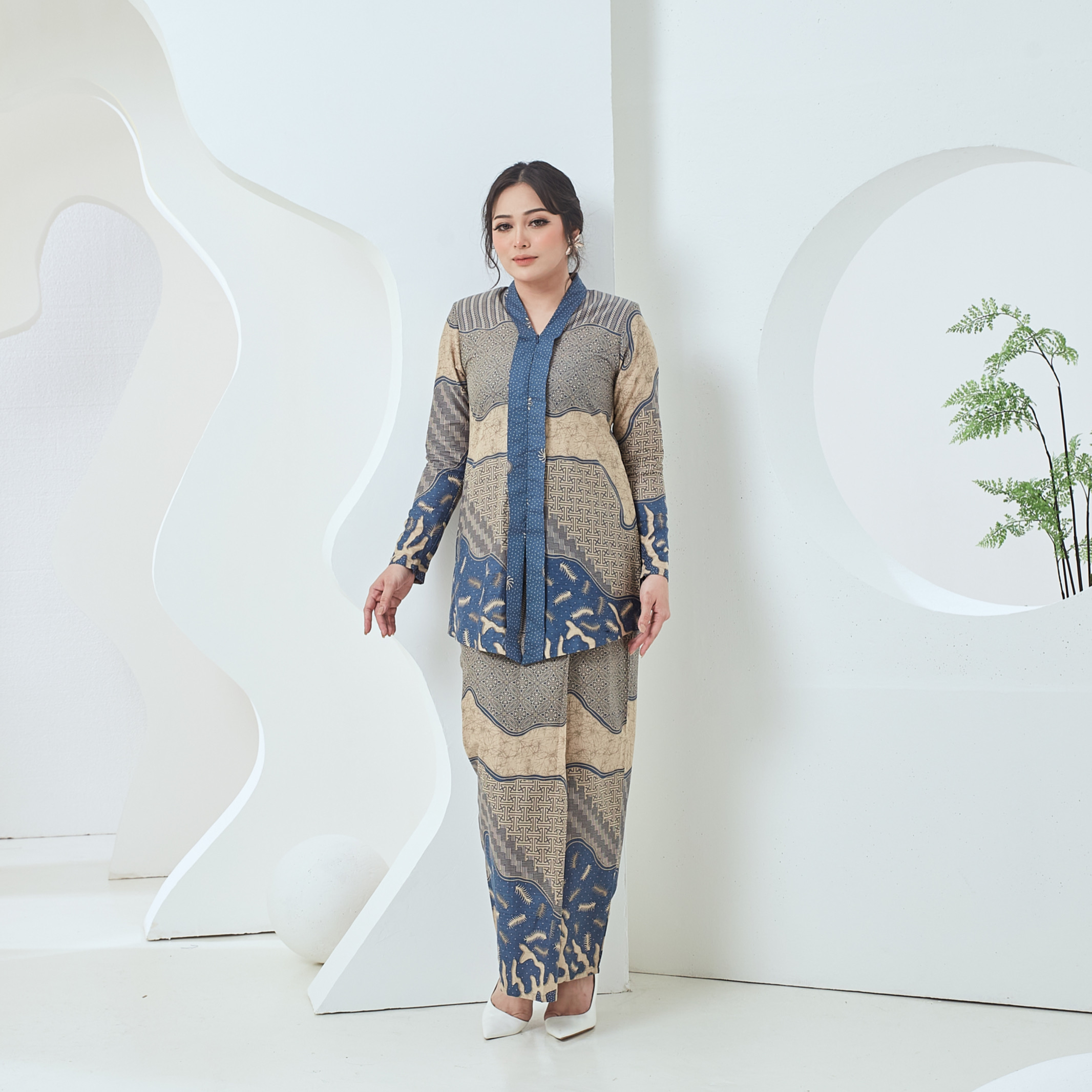 Swastika Raya 2024 Lady In Blue - Image 3