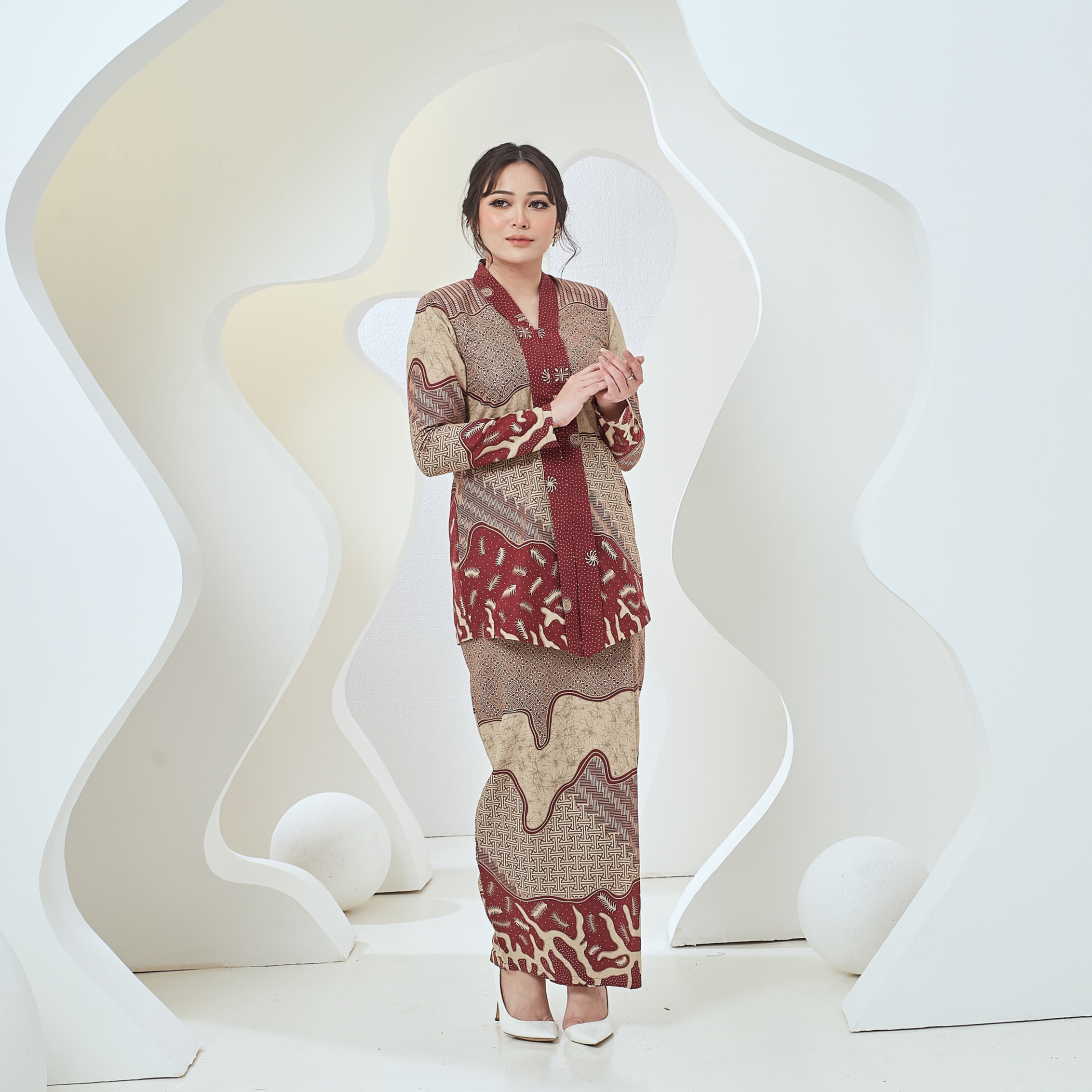 Swastika Raya 2024 Lady In Maroon - Image 2