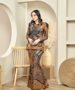 Sofie Kurung in Mustard