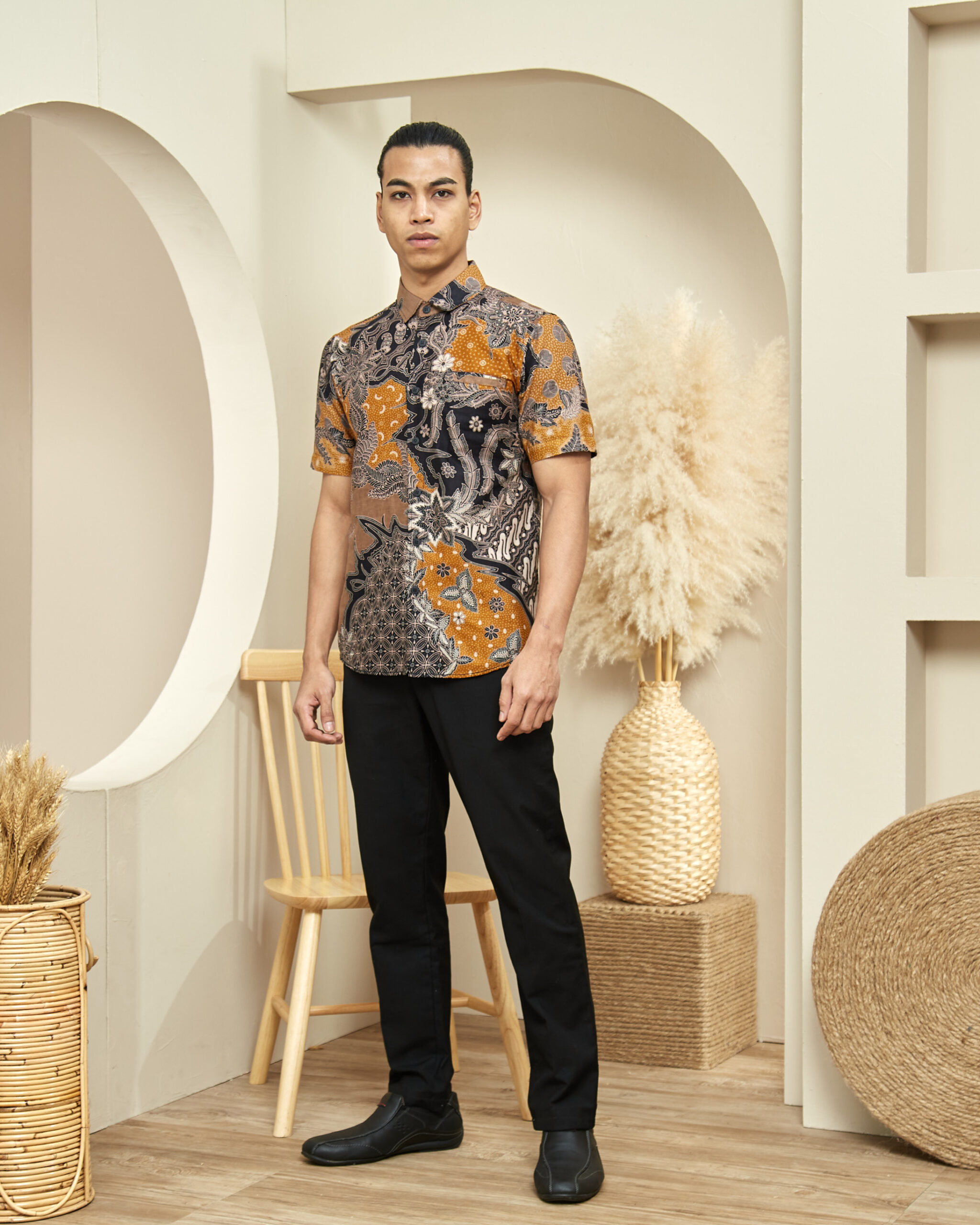 Kemeja Sofie in Mustard - Image 3