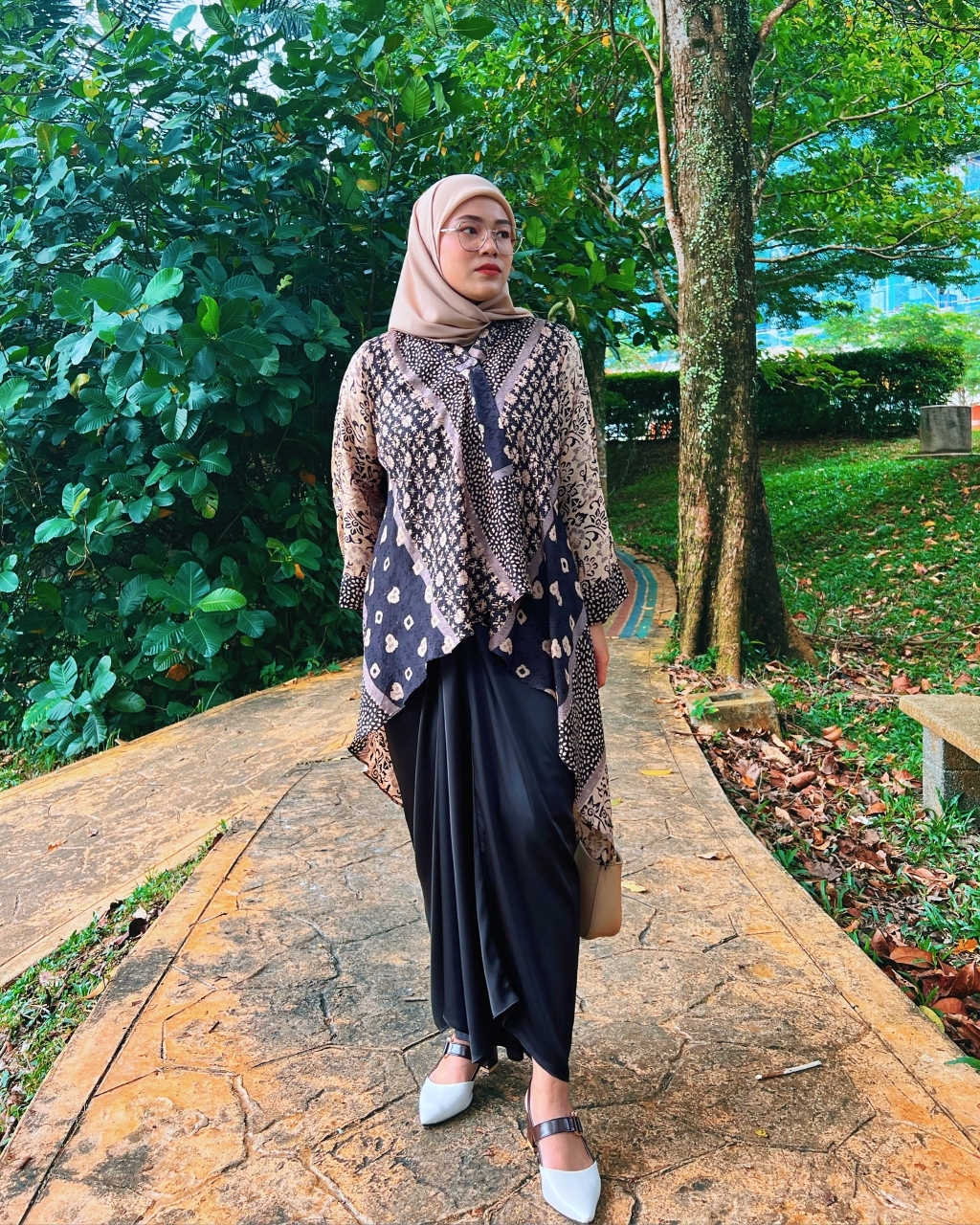 Batik Kaftan Viscose in Black
