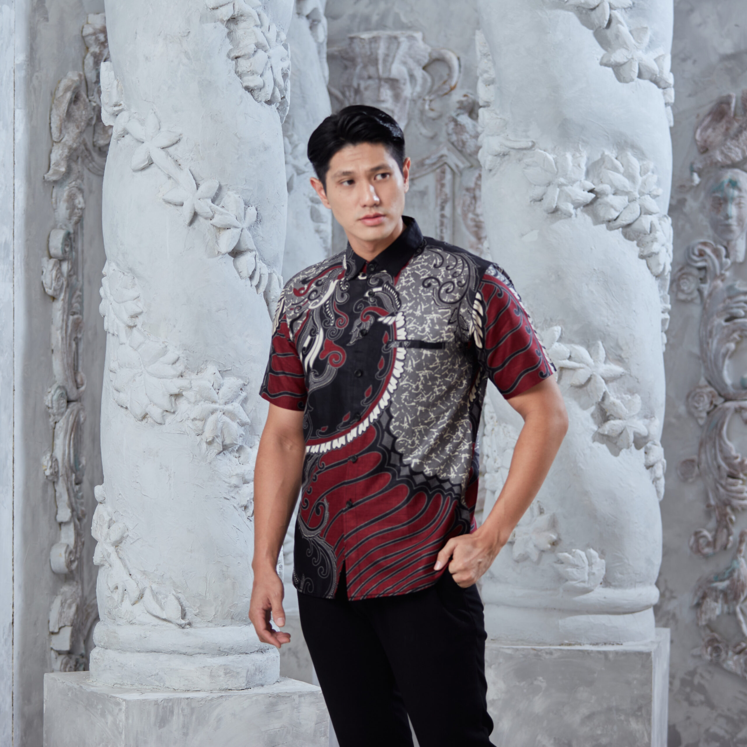 Kemeja Batik Lelaki RYAN 2.0 - MAROON - Image 2