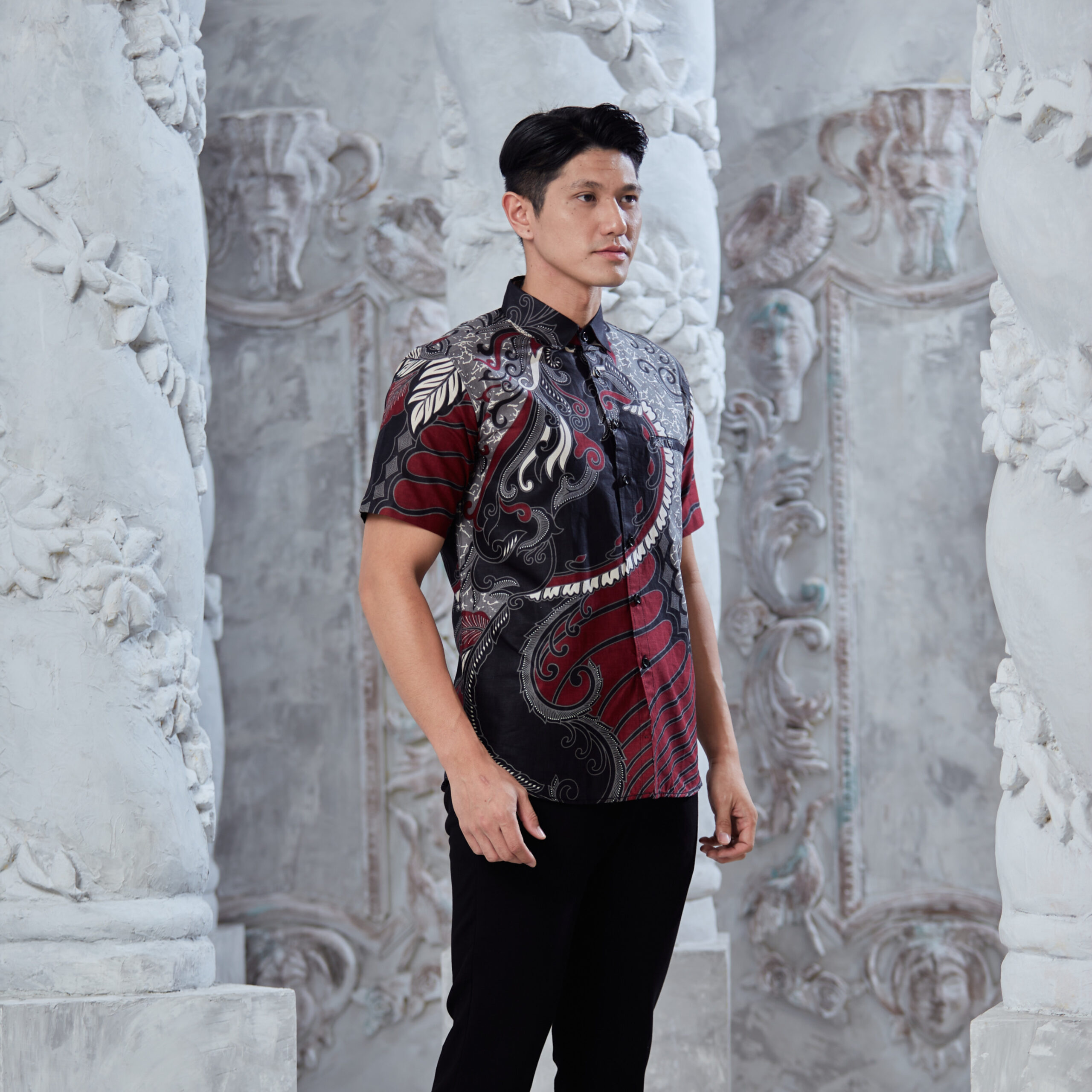 Kemeja Batik Lelaki RYAN 2.0 - MAROON - Image 3